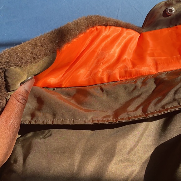 Olive Green jacket with orange interior. Detachable Fur on collar - Picture 9 of 9